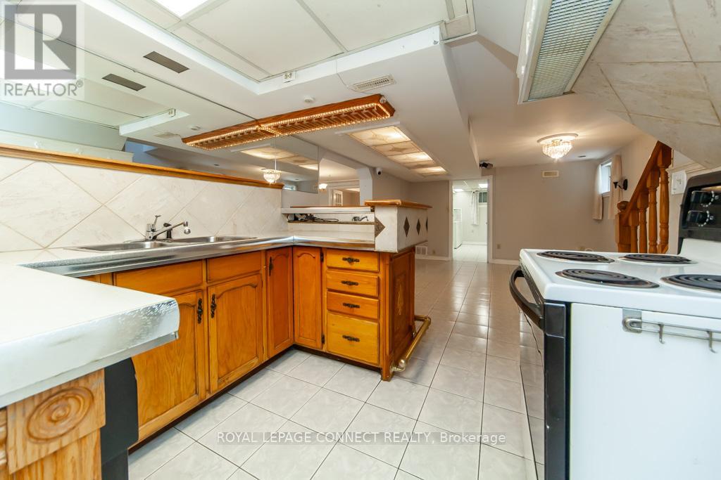 30 East Drive E, Toronto, Ontario  M6N 2N7 - Photo 30 - W12407772