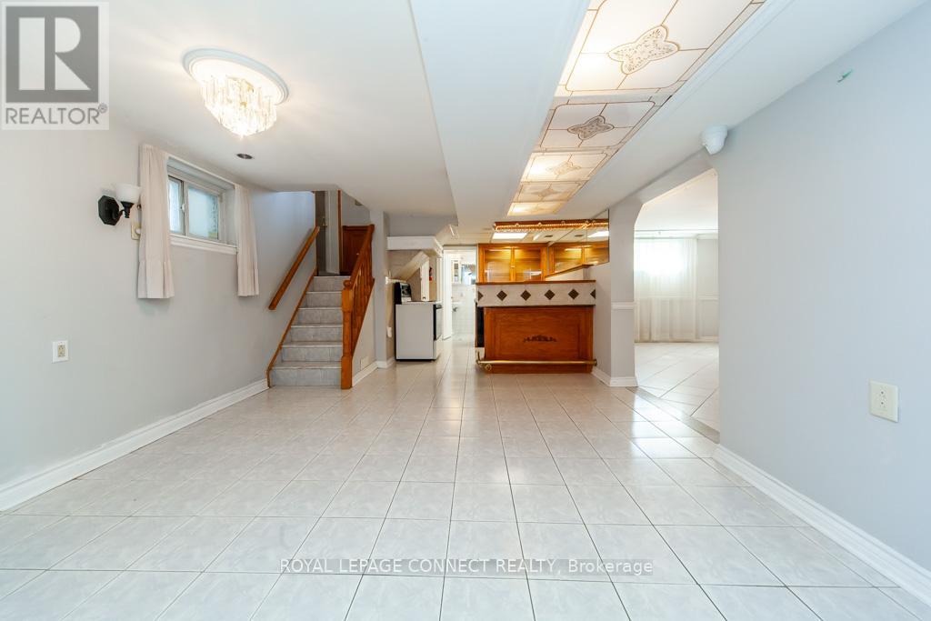 30 East Drive E, Toronto, Ontario  M6N 2N7 - Photo 26 - W12407772