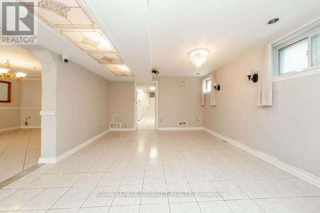 30 East Drive E, Toronto, Ontario  M6N 2N7 - Photo 23 - W12407772