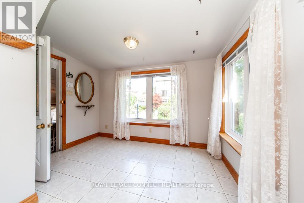 30 East Drive E, Toronto, Ontario  M6N 2N7 - Photo 19 - W12407772