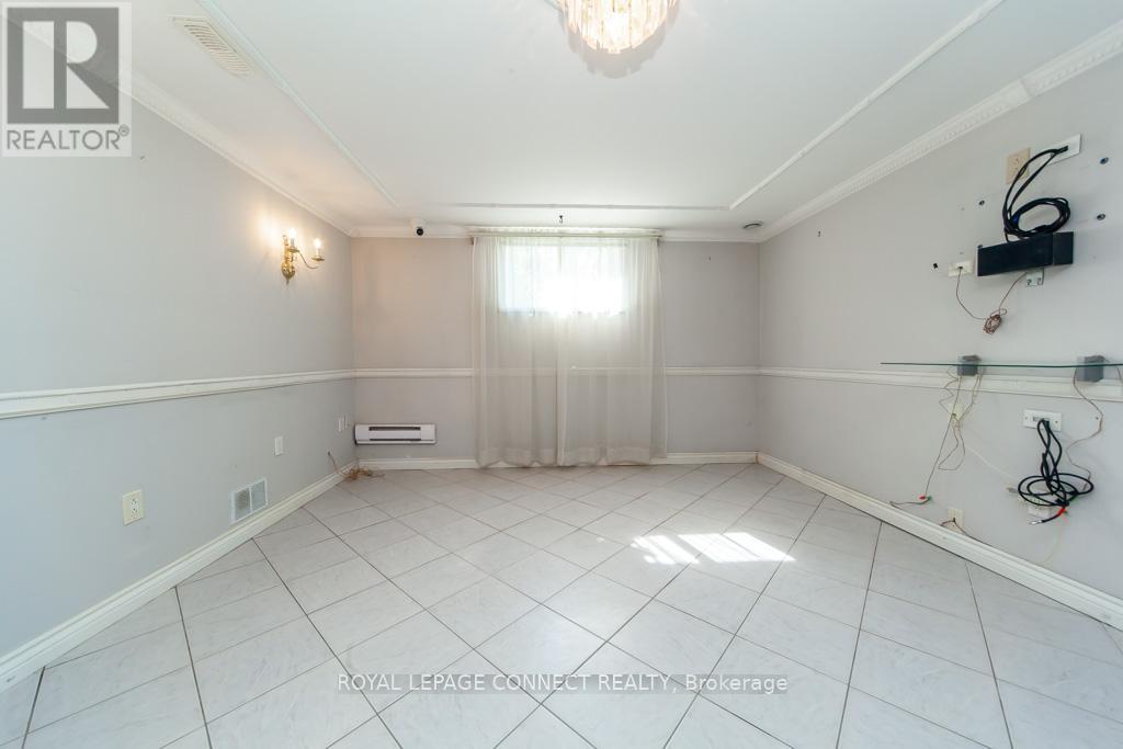 30 East Drive E, Toronto, Ontario  M6N 2N7 - Photo 32 - W12407772