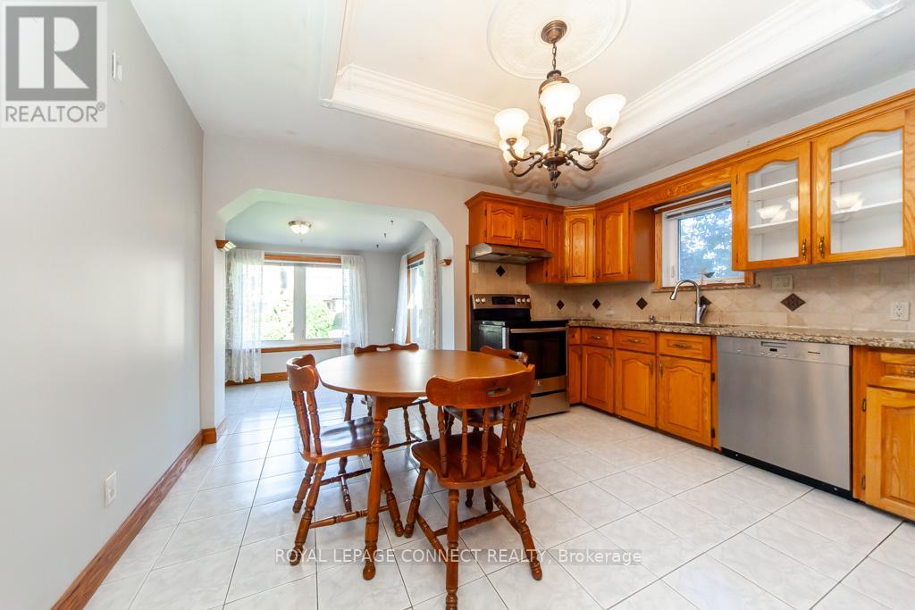 30 East Drive E, Toronto, Ontario  M6N 2N7 - Photo 16 - W12407772