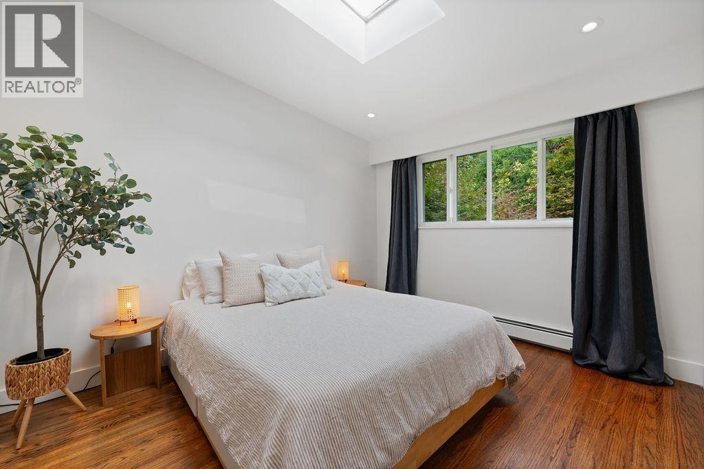 727 Crystal Court, North Vancouver, British Columbia  V7R 2B6 - Photo 14 - R3043334