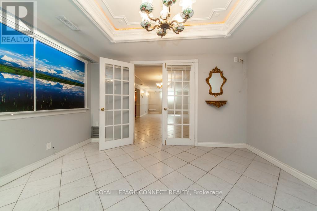 30 East Drive E, Toronto, Ontario  M6N 2N7 - Photo 36 - W12407772