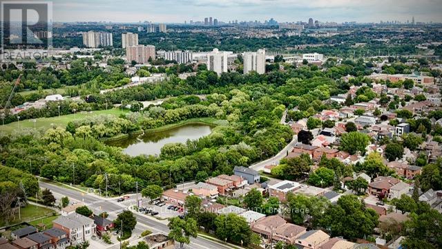30 East Drive E, Toronto, Ontario  M6N 2N7 - Photo 48 - W12407772