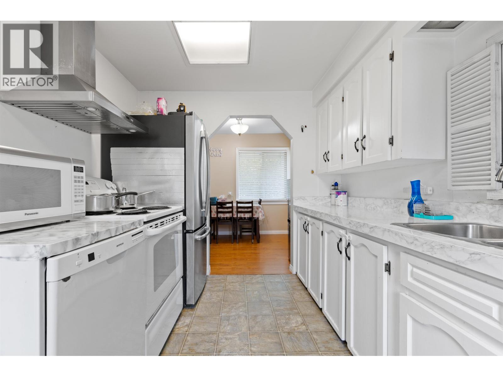 12121 228 Street, Maple Ridge, British Columbia  V2X 6M2 - Photo 6 - R3048204