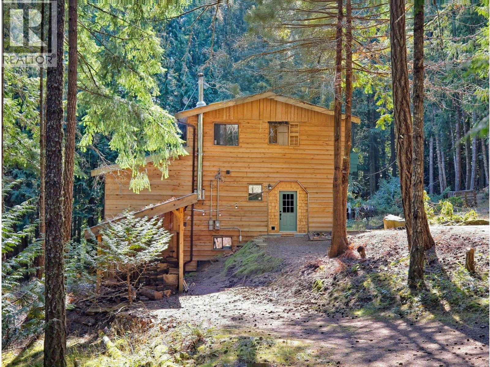 187 S Warbler Road, Galiano Island, British Columbia  V0N 1P0 - Photo 3 - R3047187