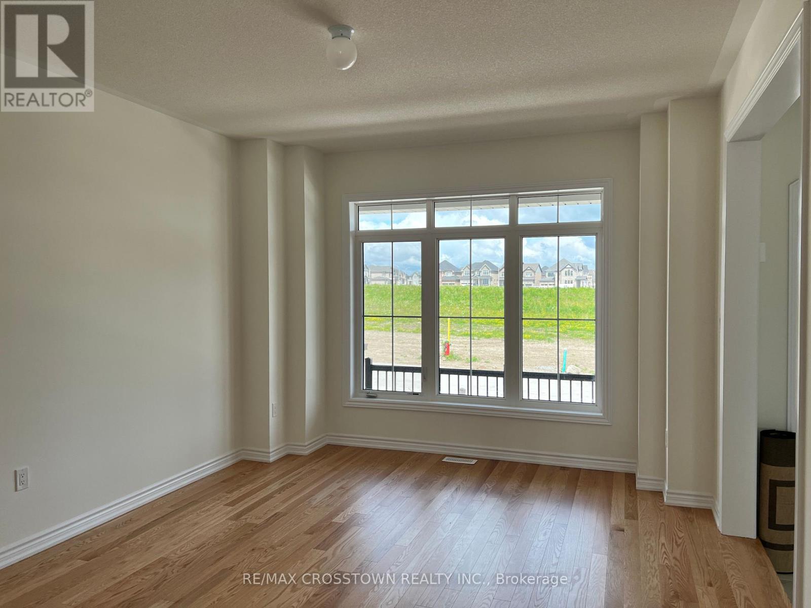 1099 Cole Street, Innisfil, Ontario  L9S 0J9 - Photo 2 - N12407832