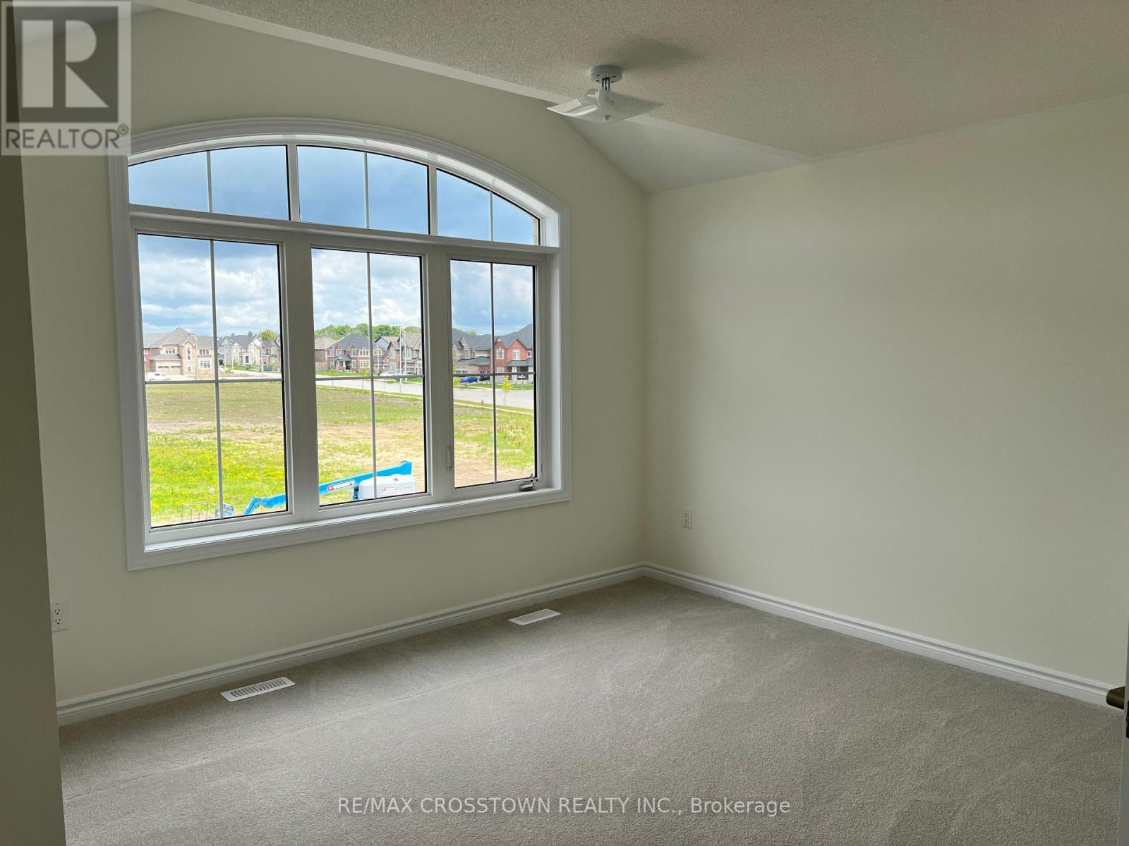 1099 Cole Street, Innisfil, Ontario  L9S 0J9 - Photo 7 - N12407832