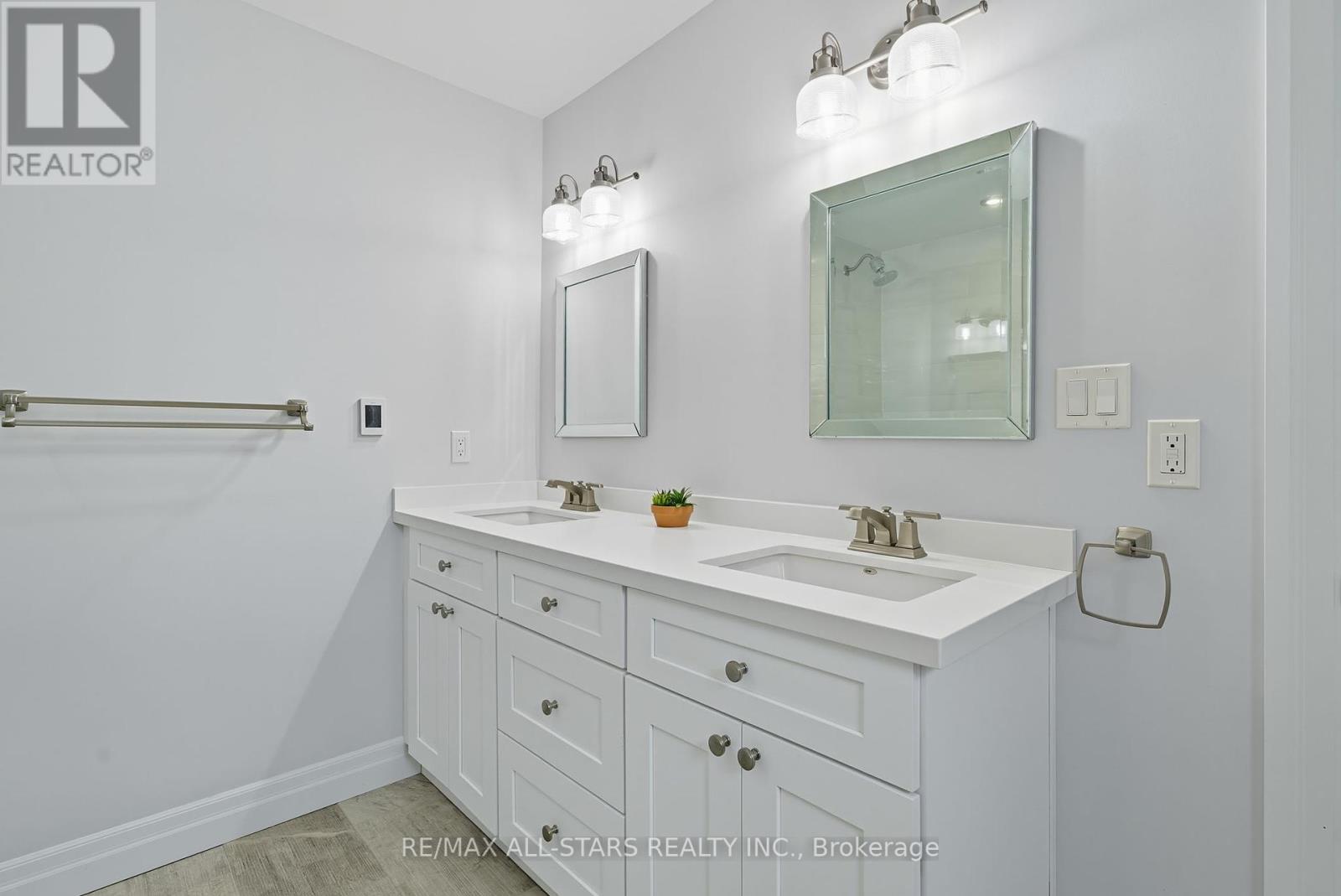 29 Patrick Drive, Aurora, Ontario  L4G 2A6 - Photo 21 - N12407866
