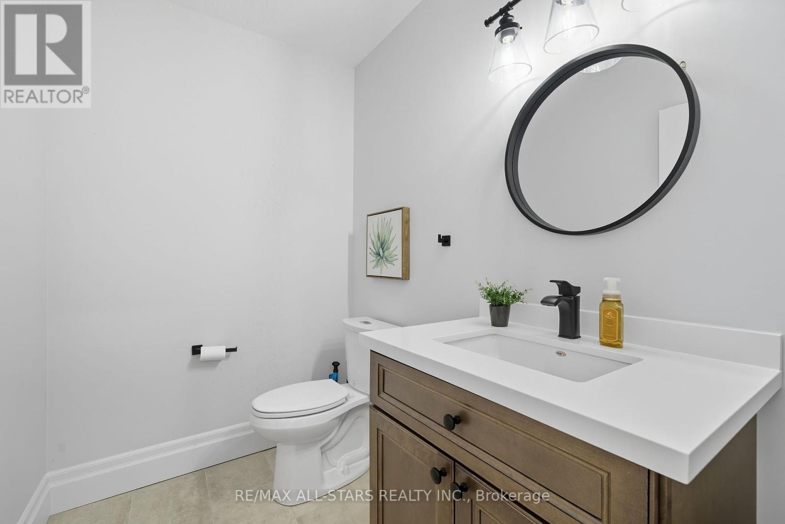 29 Patrick Drive, Aurora, Ontario  L4G 2A6 - Photo 9 - N12407866