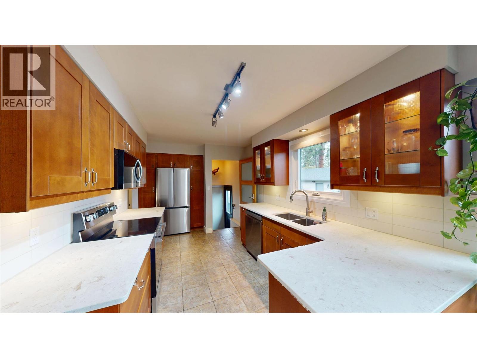 704 12th Avenue S, Cranbrook, British Columbia  V1C 2T2 - Photo 13 - 10363104