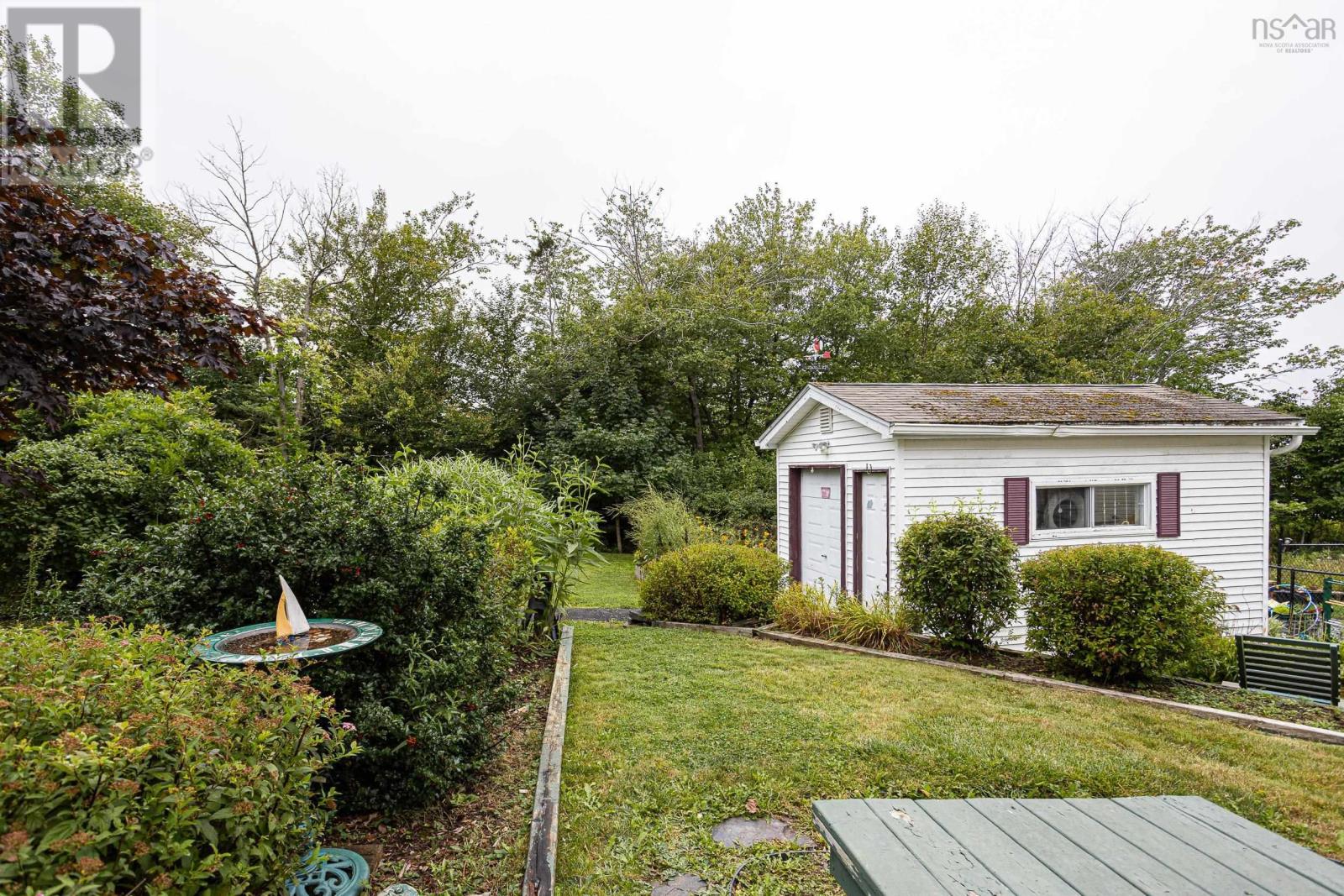 Property at 6 Eagle Lane image 4