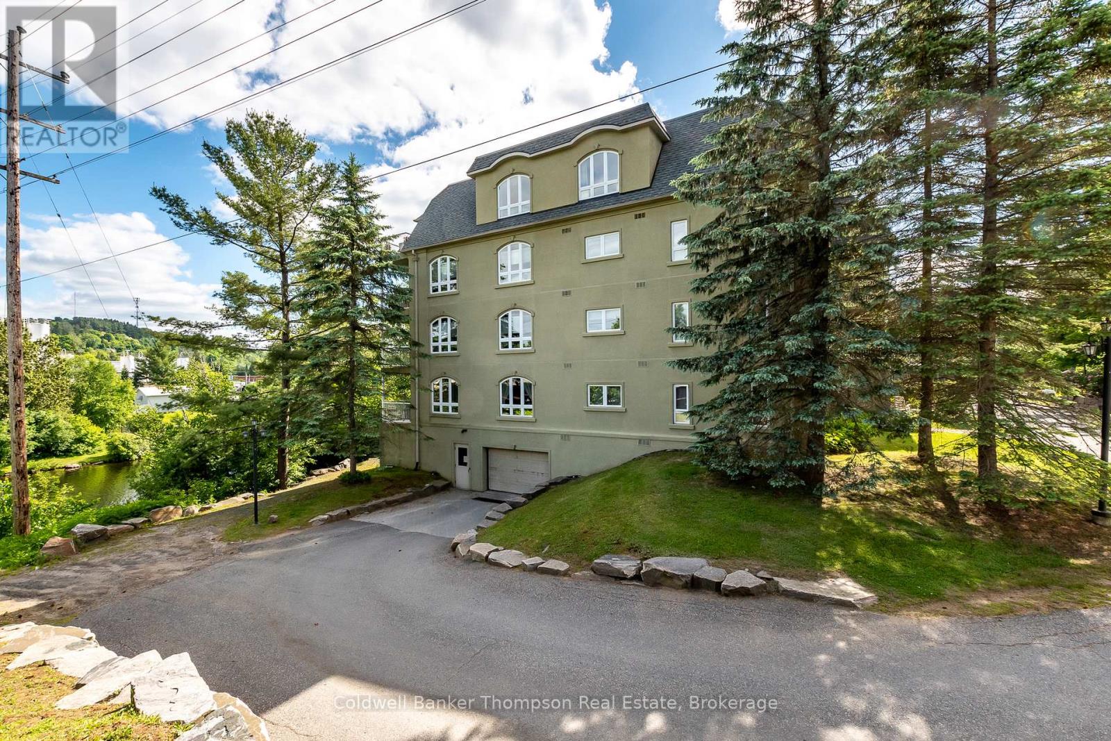 203 - 31 Dairy Lane, Huntsville, Ontario  P1H 2L7 - Photo 4 - X12407890