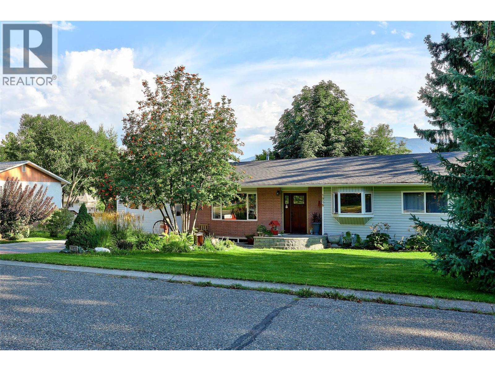 1926 Greaves Avenue, Merritt, British Columbia  V1K 1J3 - Photo 2 - 10363028