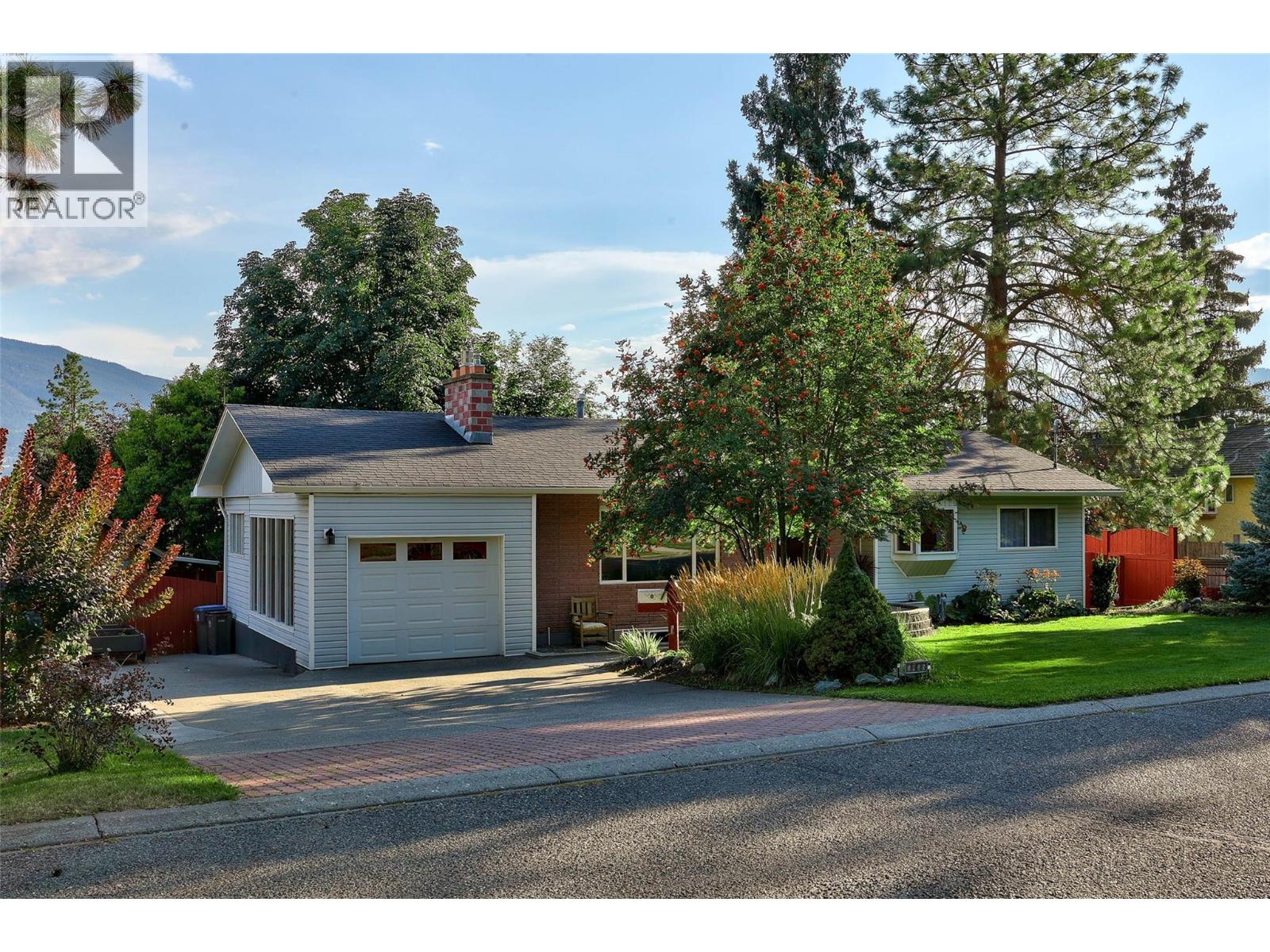 1926 Greaves Avenue, Merritt, British Columbia  V1K 1J3 - Photo 3 - 10363028