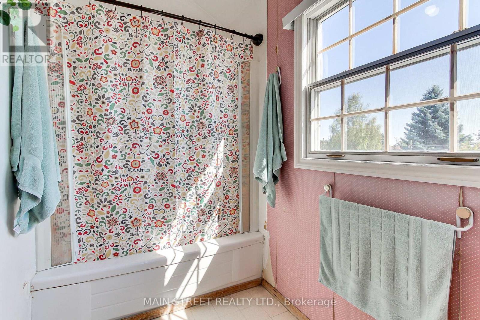 79 Simpson Avenue, Toronto, Ontario  M8Z 1E4 - Photo 27 - W12407028