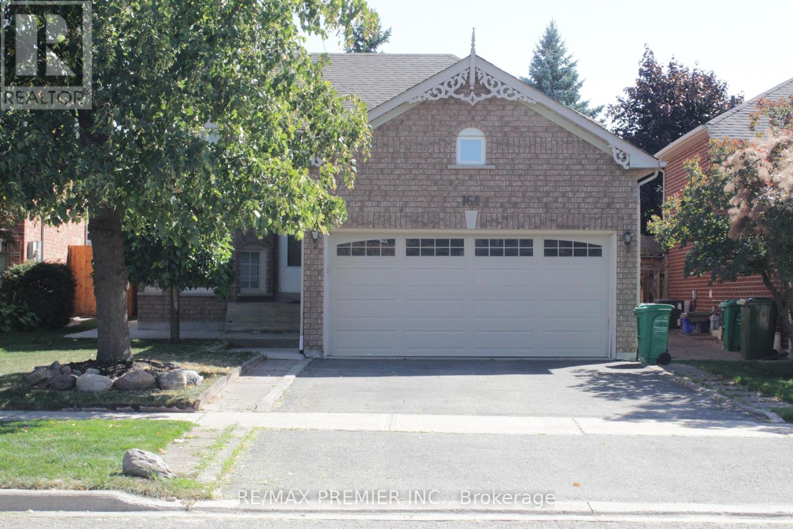 164 Royal Valley Drive, Caledon, Ontario  L7C 1B7 - Photo 2 - W12407846