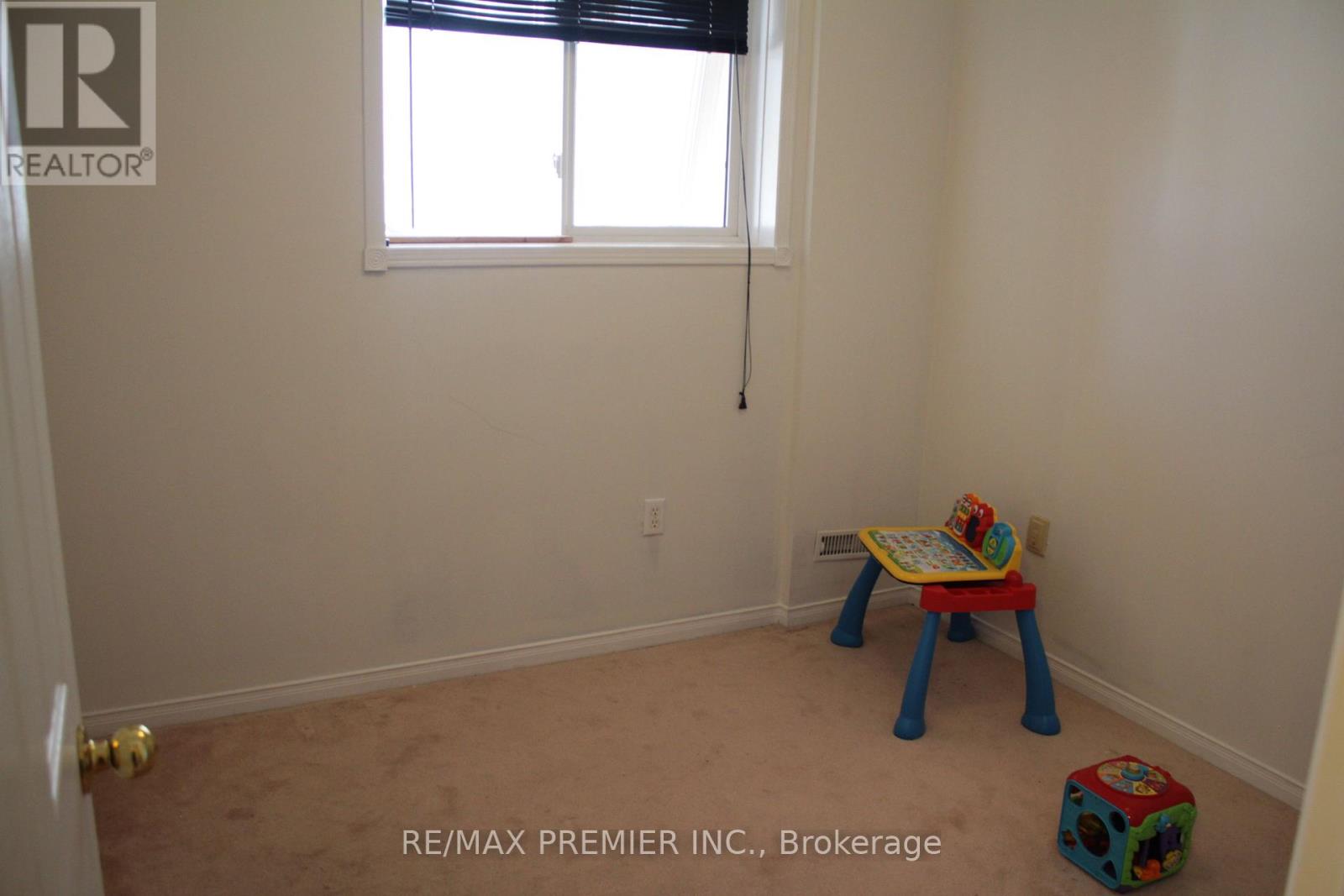 164 Royal Valley Drive, Caledon, Ontario  L7C 1B7 - Photo 22 - W12407846