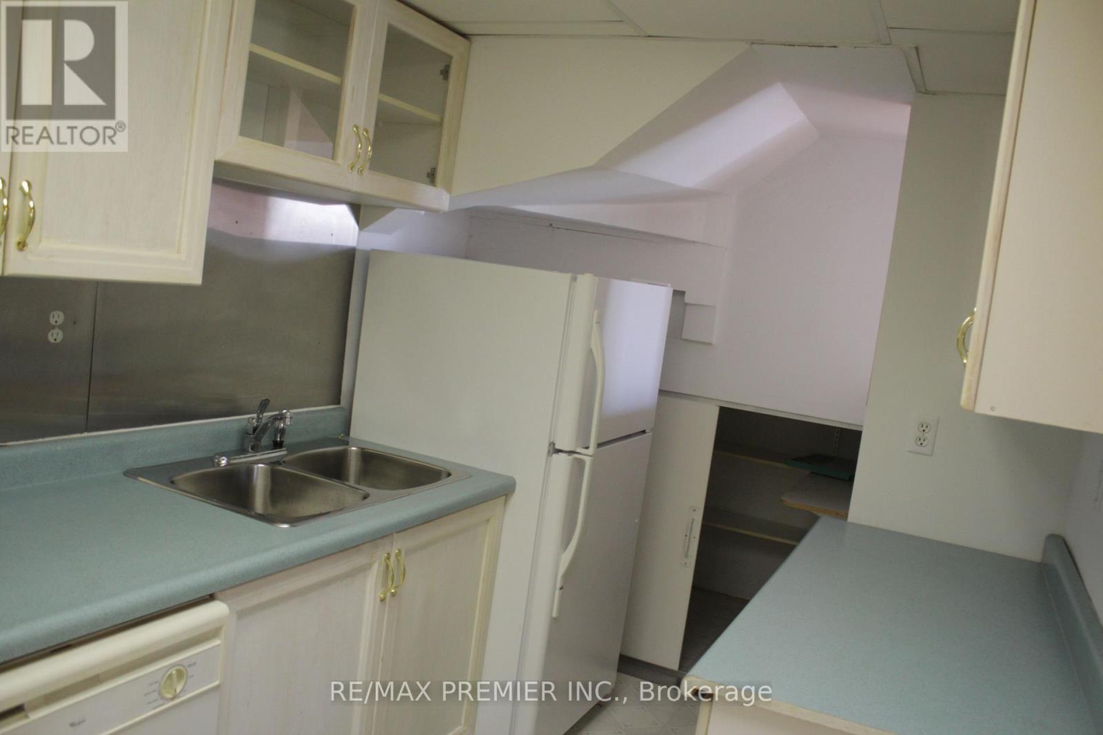 164 Royal Valley Drive, Caledon, Ontario  L7C 1B7 - Photo 24 - W12407846