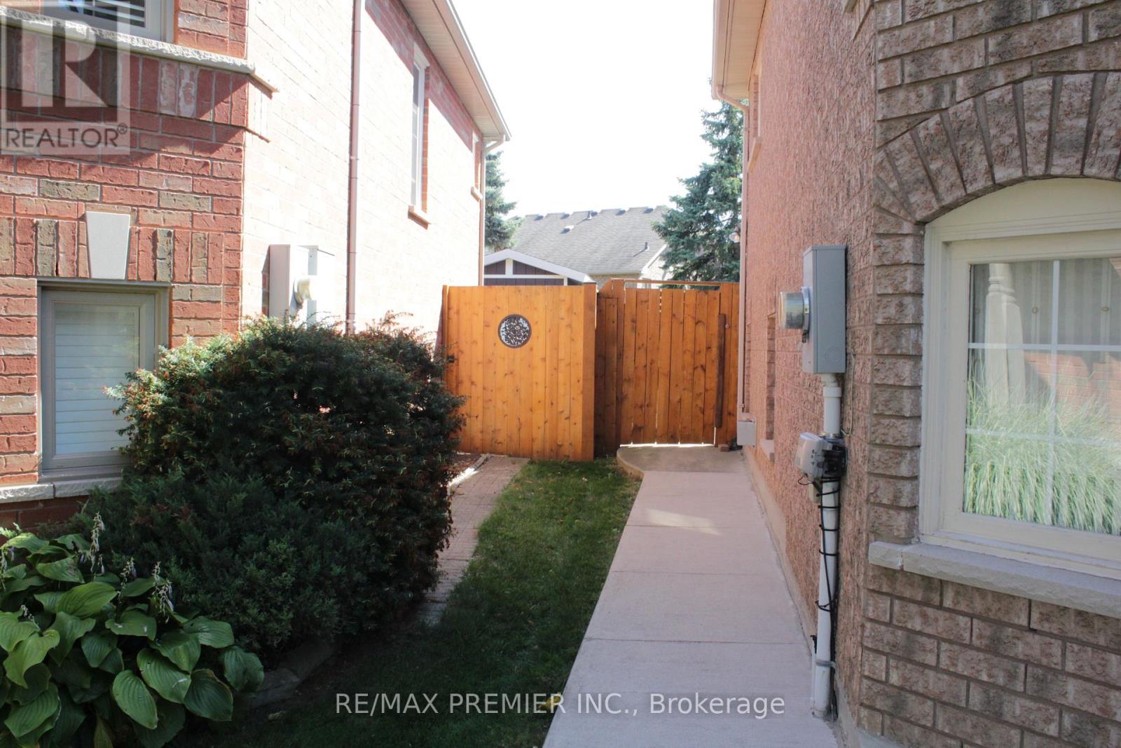 164 Royal Valley Drive, Caledon, Ontario  L7C 1B7 - Photo 25 - W12407846