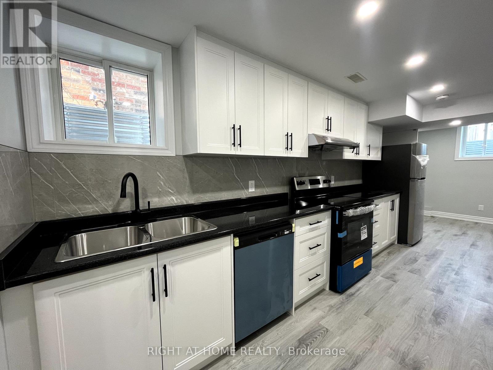 Basement - 22 Amboise Crescent, Brampton, Ontario  L7A 2R2 - Photo 2 - W12407867