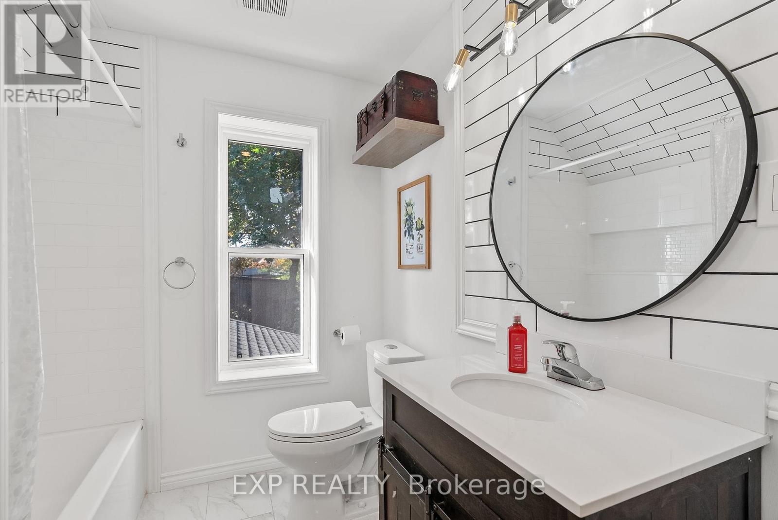 9 Ann Street, Lambton Shores, Ontario  N0N 1J0 - Photo 25 - X12407911