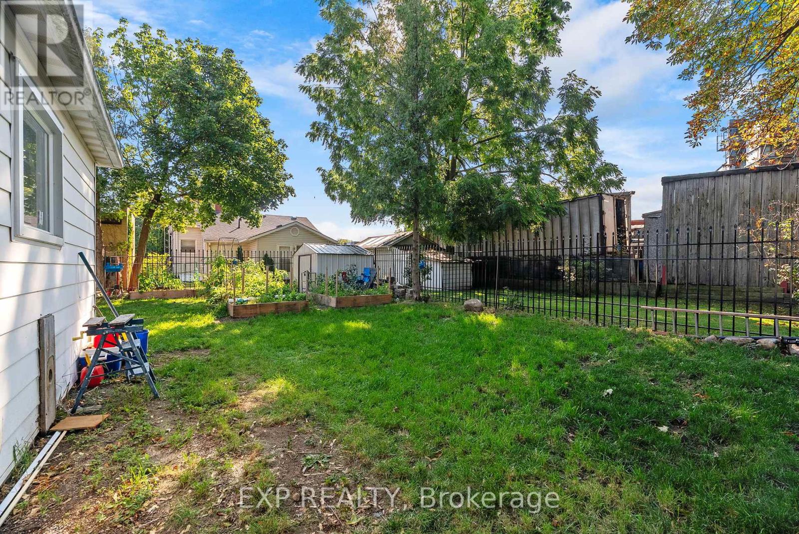 9 Ann Street, Lambton Shores, Ontario  N0N 1J0 - Photo 35 - X12407911