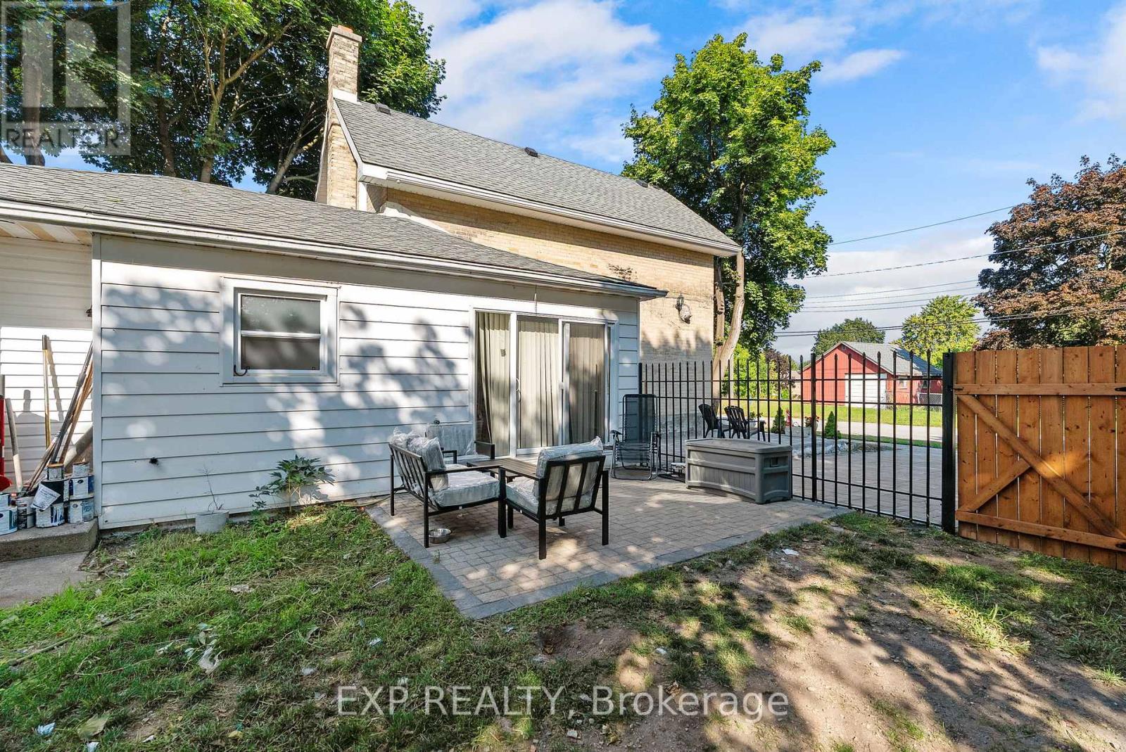 9 Ann Street, Lambton Shores, Ontario  N0N 1J0 - Photo 38 - X12407911