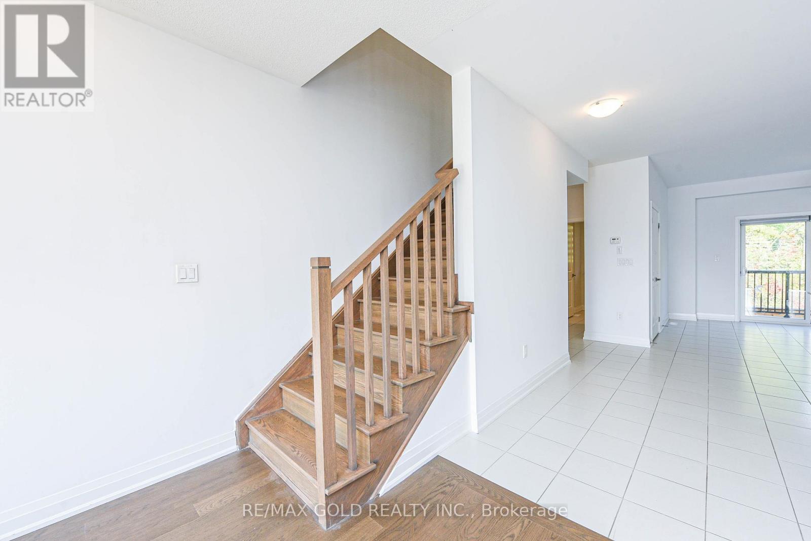 48 Windtree Way, Halton Hills (Georgetown), Ontario  L7G 0P6 - Photo 12 - W12407870
