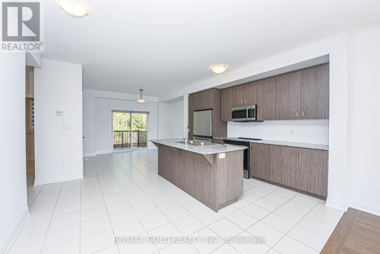 48 Windtree Way, Halton Hills (Georgetown), Ontario  L7G 0P6 - Photo 14 - W12407870
