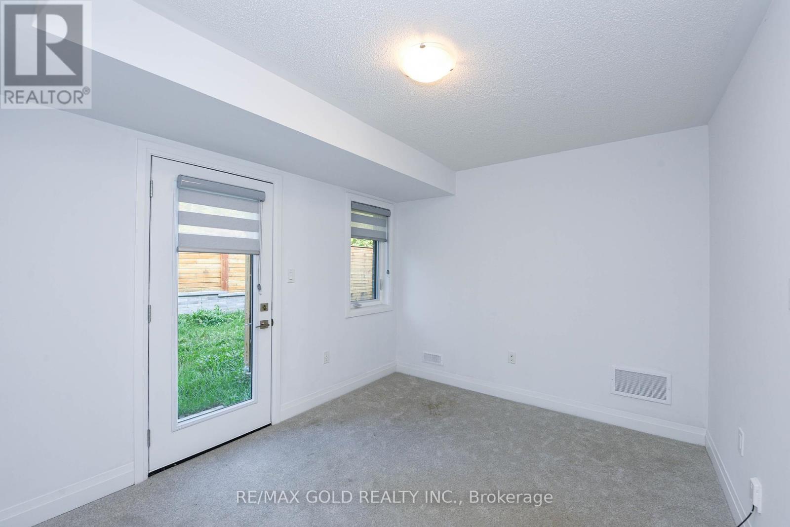48 Windtree Way, Halton Hills (Georgetown), Ontario  L7G 0P6 - Photo 7 - W12407870