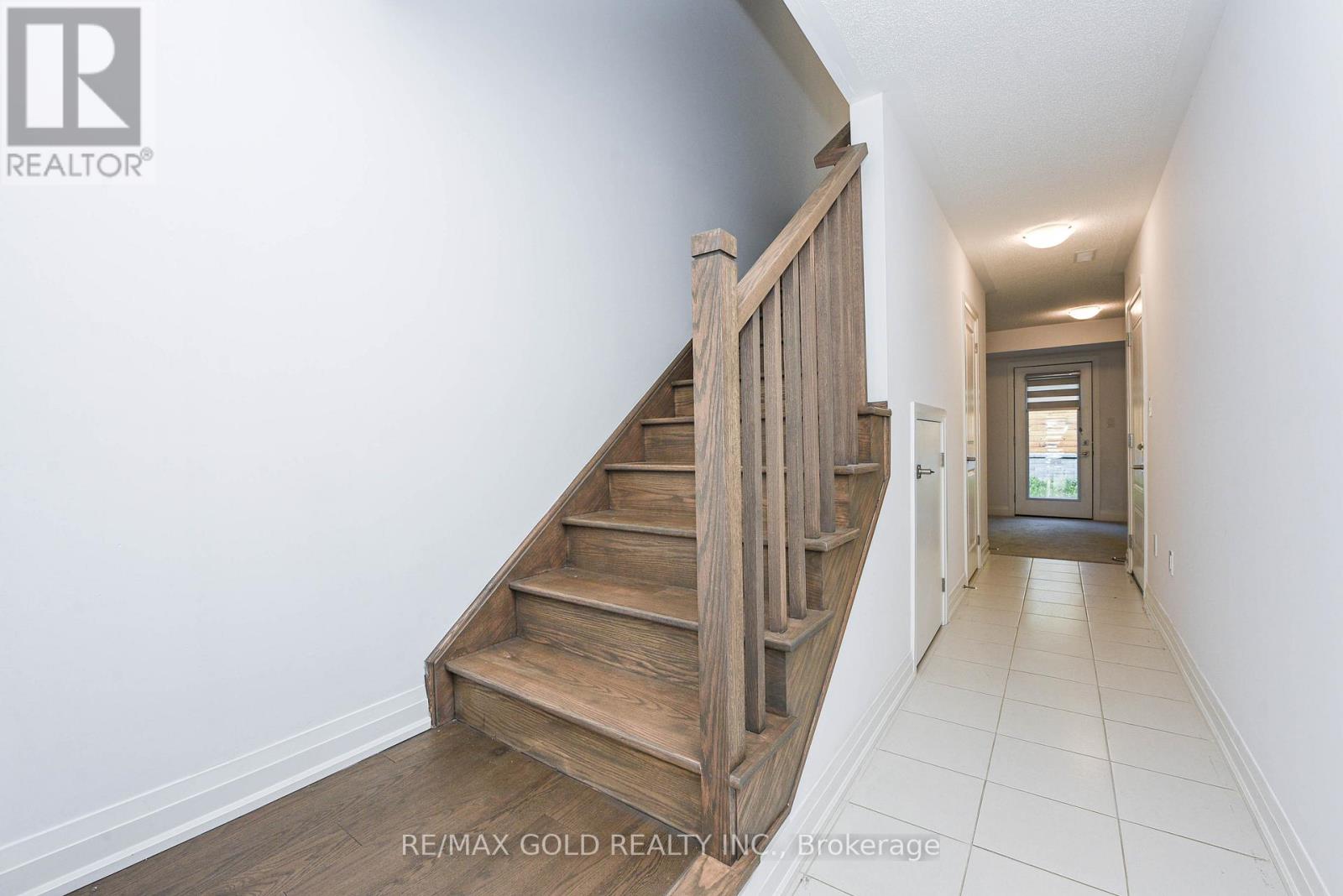 48 Windtree Way, Halton Hills (Georgetown), Ontario  L7G 0P6 - Photo 5 - W12407870