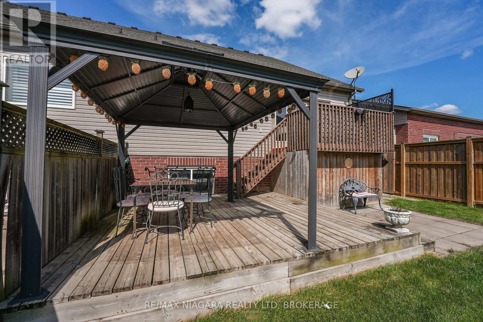 8738 Upper Canada Drive, Niagara Falls, Ontario  L2H 0B8 - Photo 36 - X12406452