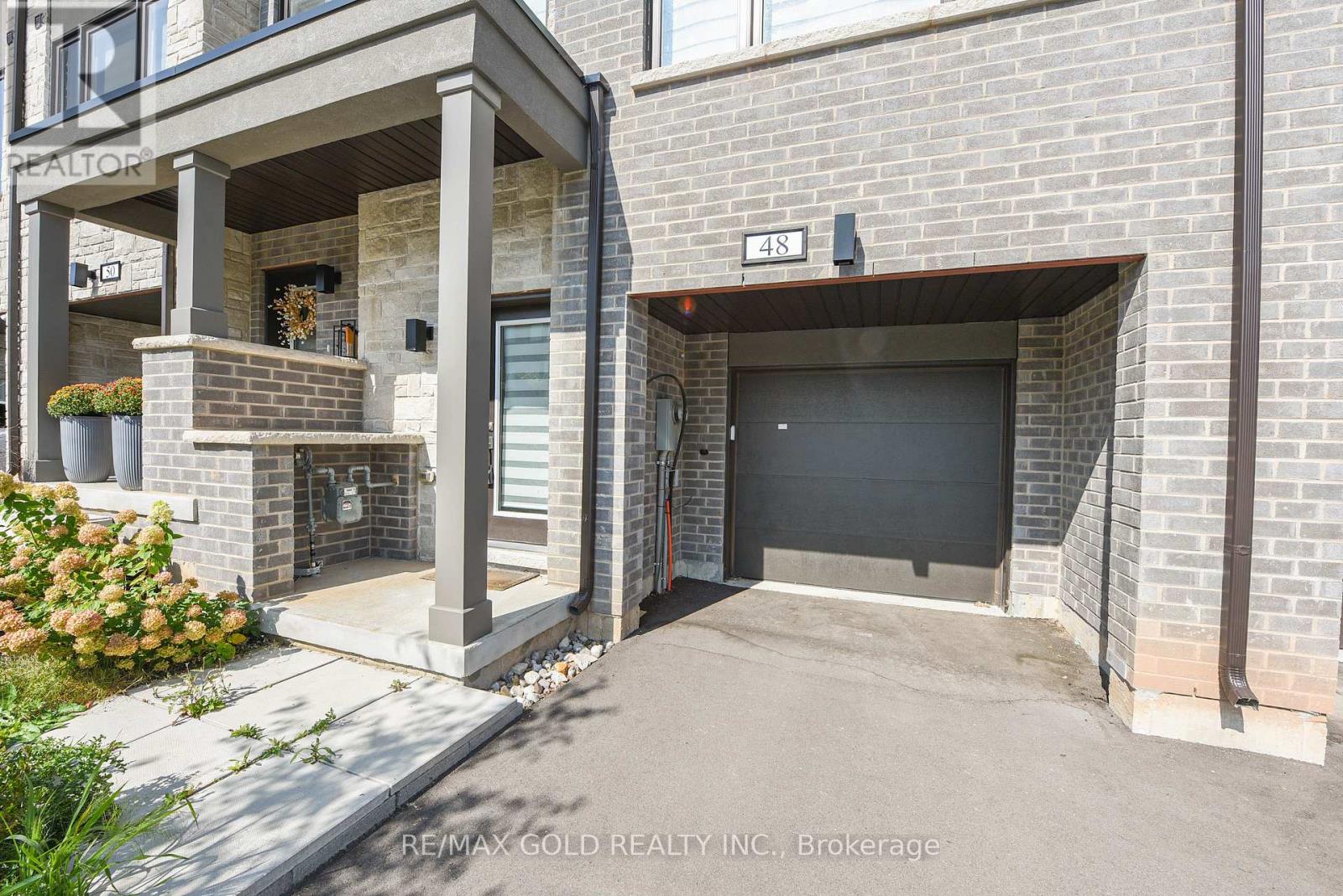 48 Windtree Way, Halton Hills (Georgetown), Ontario  L7G 0P6 - Photo 2 - W12407870