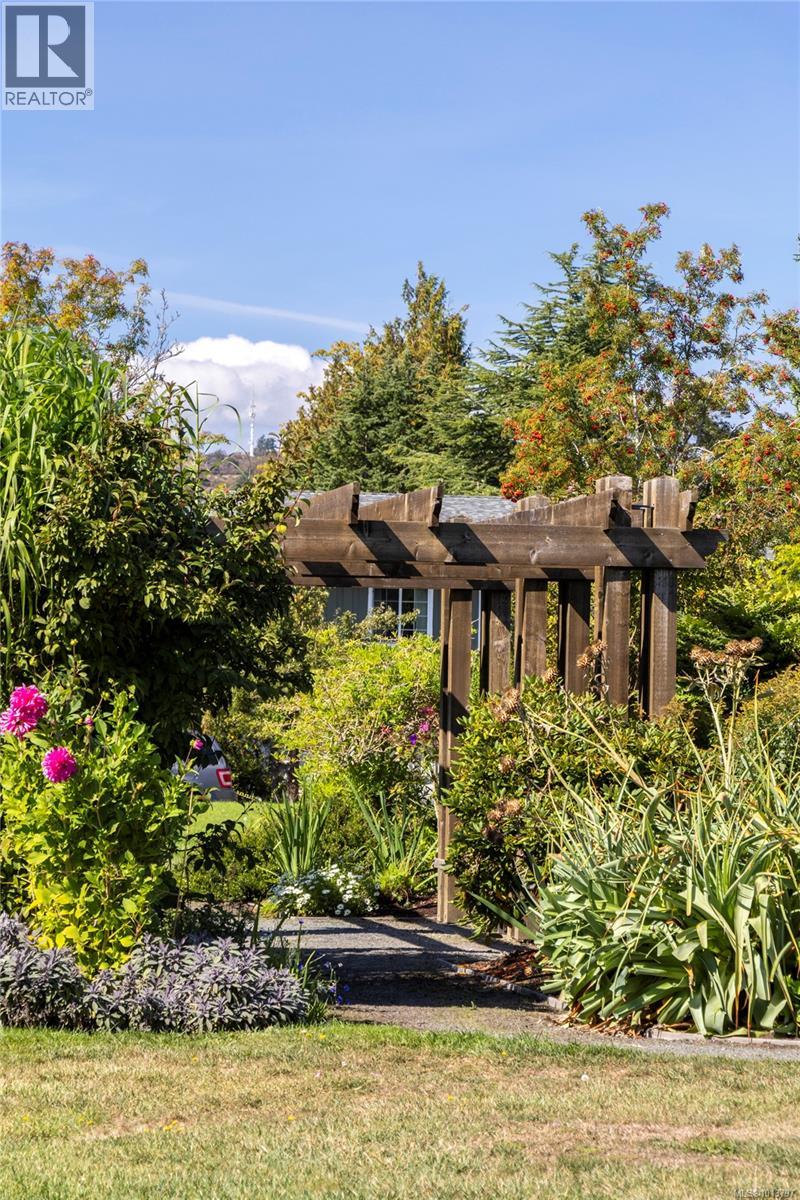 1846 San Juan Ave, Saanich, British Columbia  V8N 2H9 - Photo 42 - 1013797