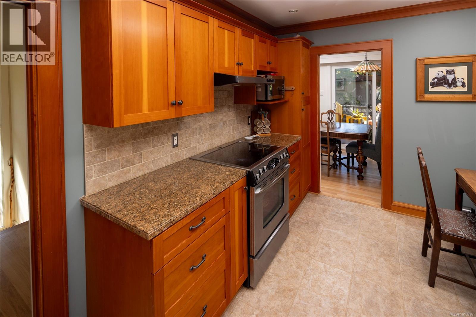 1846 San Juan Ave, Saanich, British Columbia  V8N 2H9 - Photo 8 - 1013797