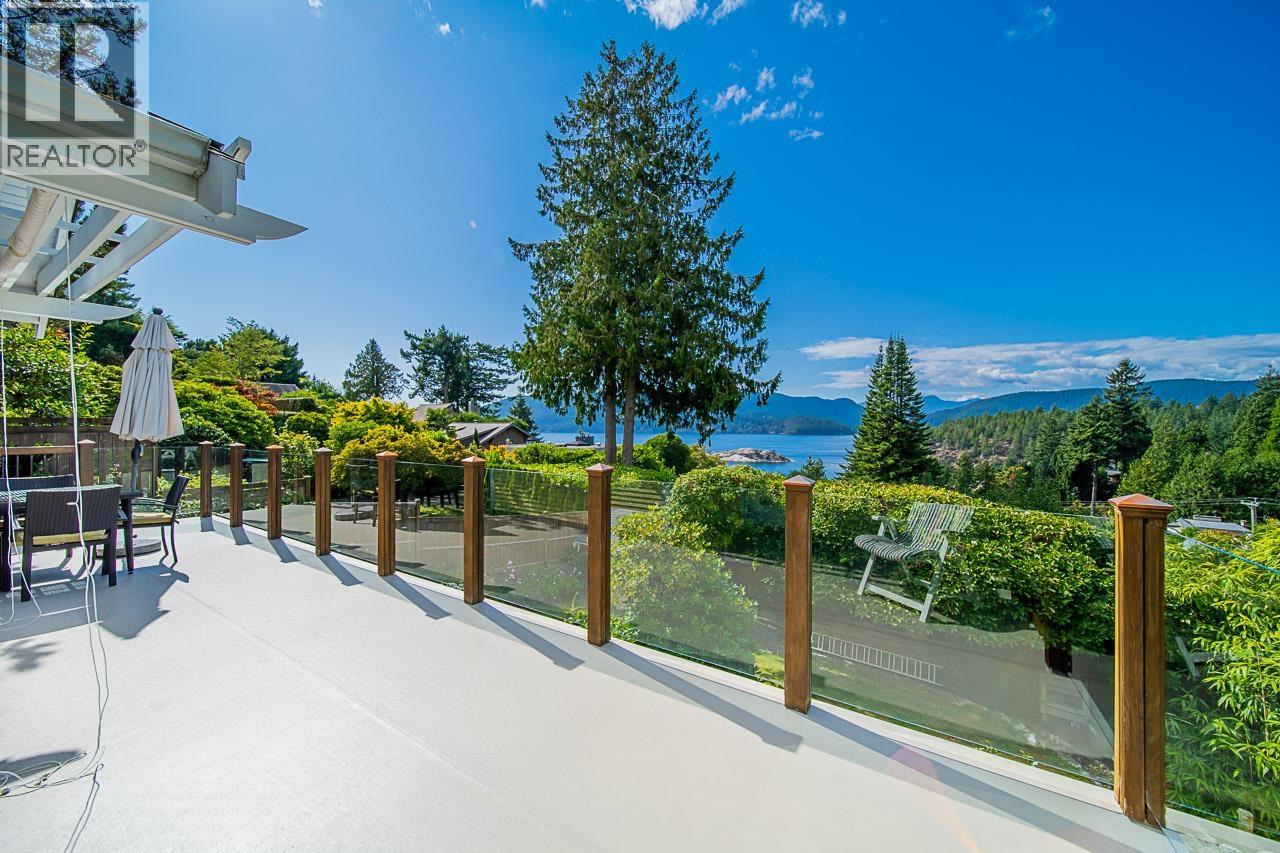 6245 NELSON AVENUE, West Vancouver, British Columbia