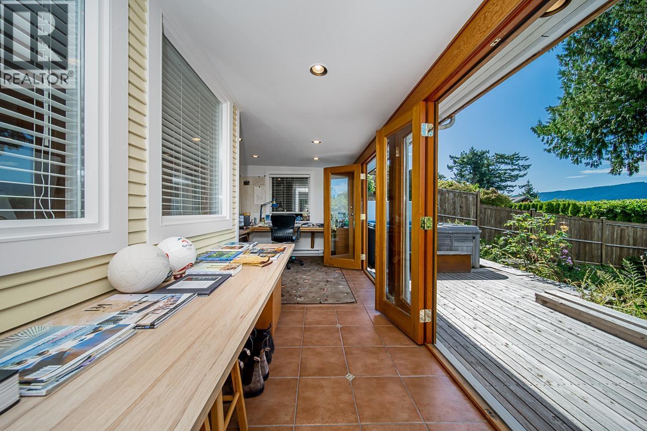6245 Nelson Avenue, West Vancouver, British Columbia  V7W 2A2 - Photo 28 - R3048190