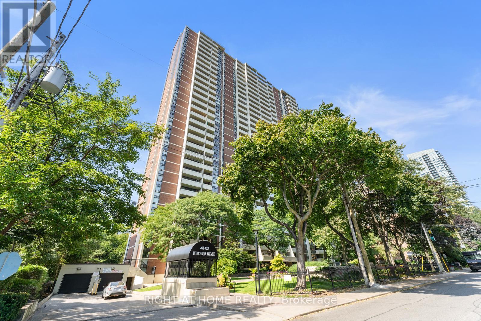817 - 40 Homewood Avenue, Toronto, Ontario  M4Y 2K2 - Photo 2 - C12407905