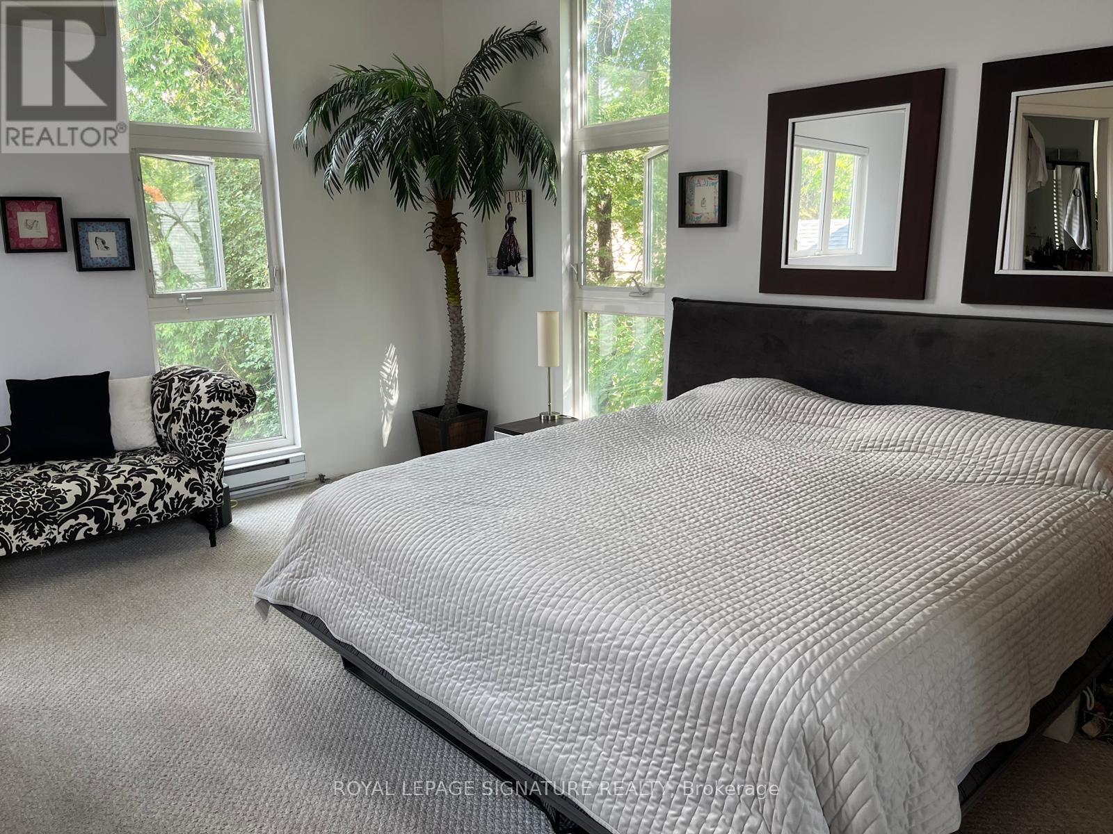 90 Berkinshaw Crescent, Toronto, Ontario  M3B 2T2 - Photo 15 - C12407917