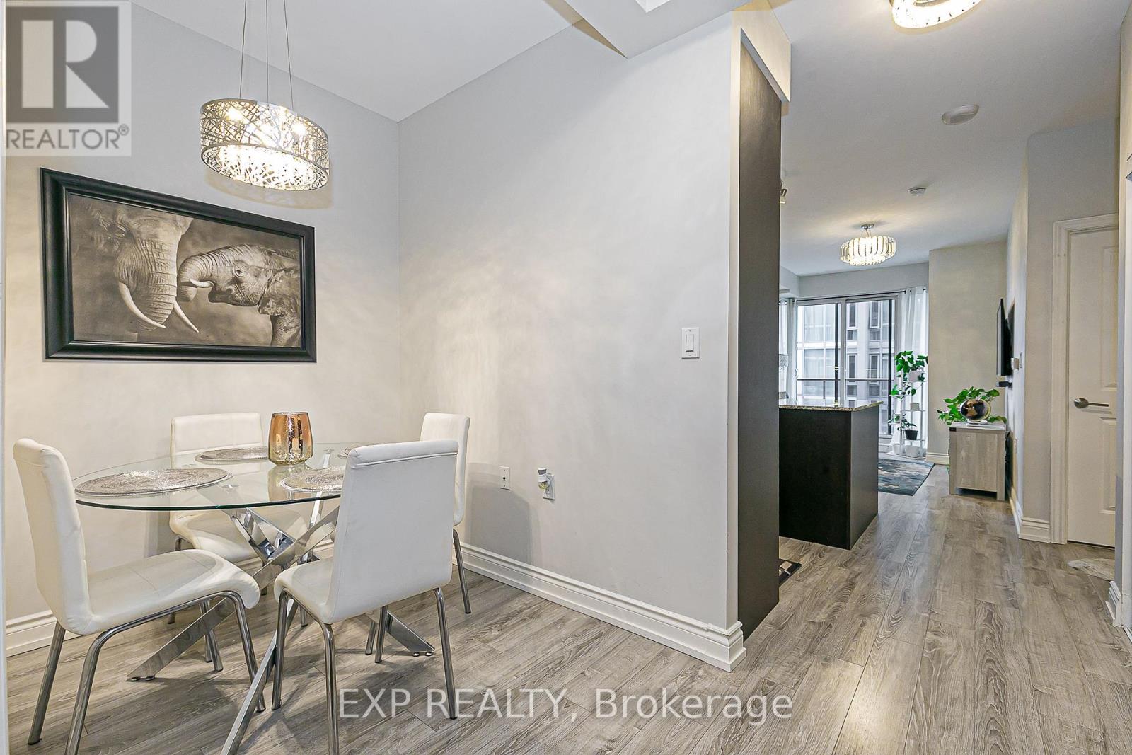 1005 - 9608 Yonge Street, Richmond Hill (North Richvale), Ontario  L4C 1V6 - Photo 10 - N12407909