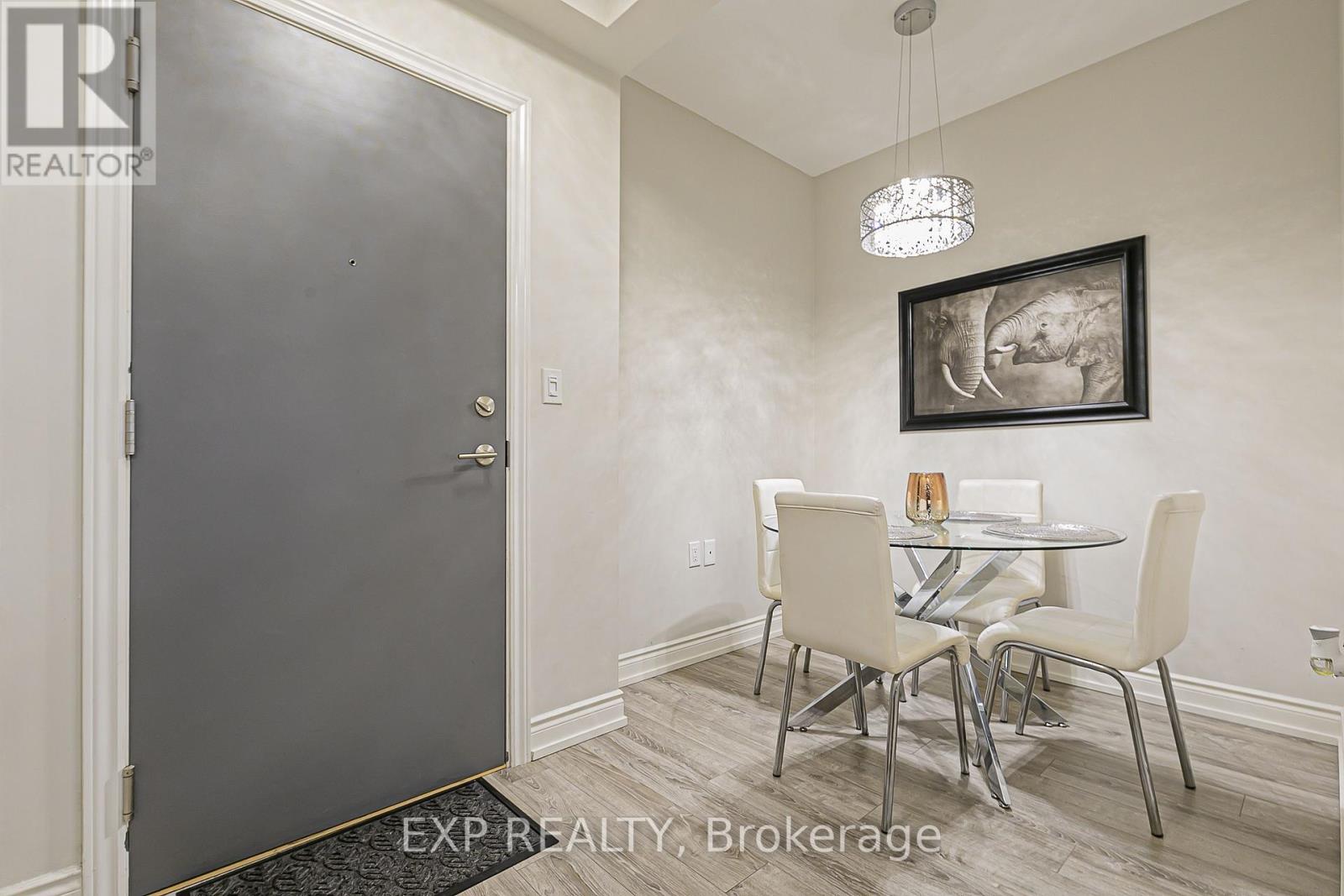 1005 - 9608 Yonge Street, Richmond Hill (North Richvale), Ontario  L4C 1V6 - Photo 12 - N12407909