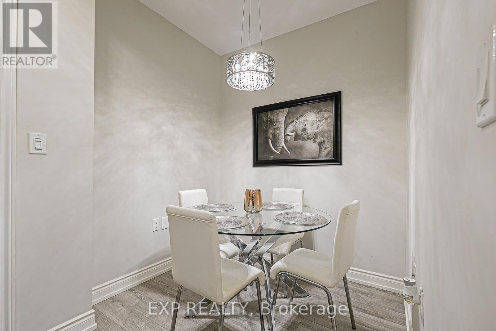 1005 - 9608 Yonge Street, Richmond Hill (North Richvale), Ontario  L4C 1V6 - Photo 13 - N12407909