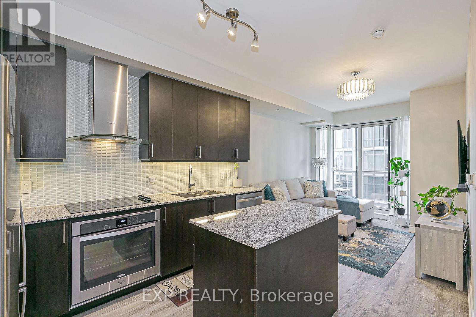 1005 - 9608 Yonge Street, Richmond Hill (North Richvale), Ontario  L4C 1V6 - Photo 14 - N12407909