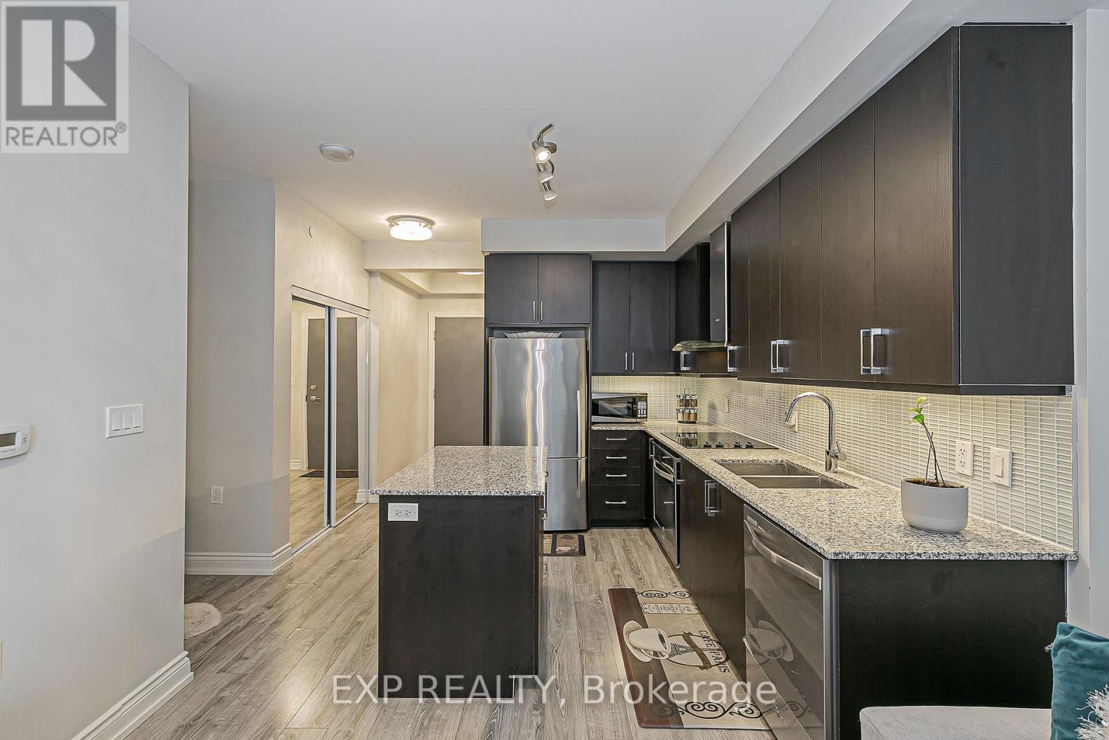 1005 - 9608 Yonge Street, Richmond Hill (North Richvale), Ontario  L4C 1V6 - Photo 16 - N12407909