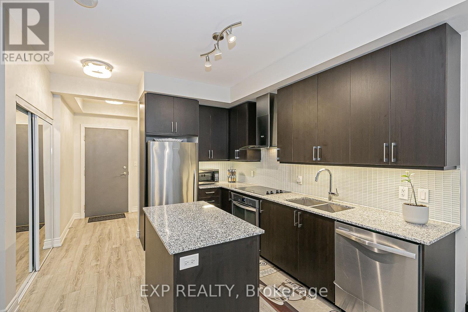 1005 - 9608 Yonge Street, Richmond Hill (North Richvale), Ontario  L4C 1V6 - Photo 17 - N12407909