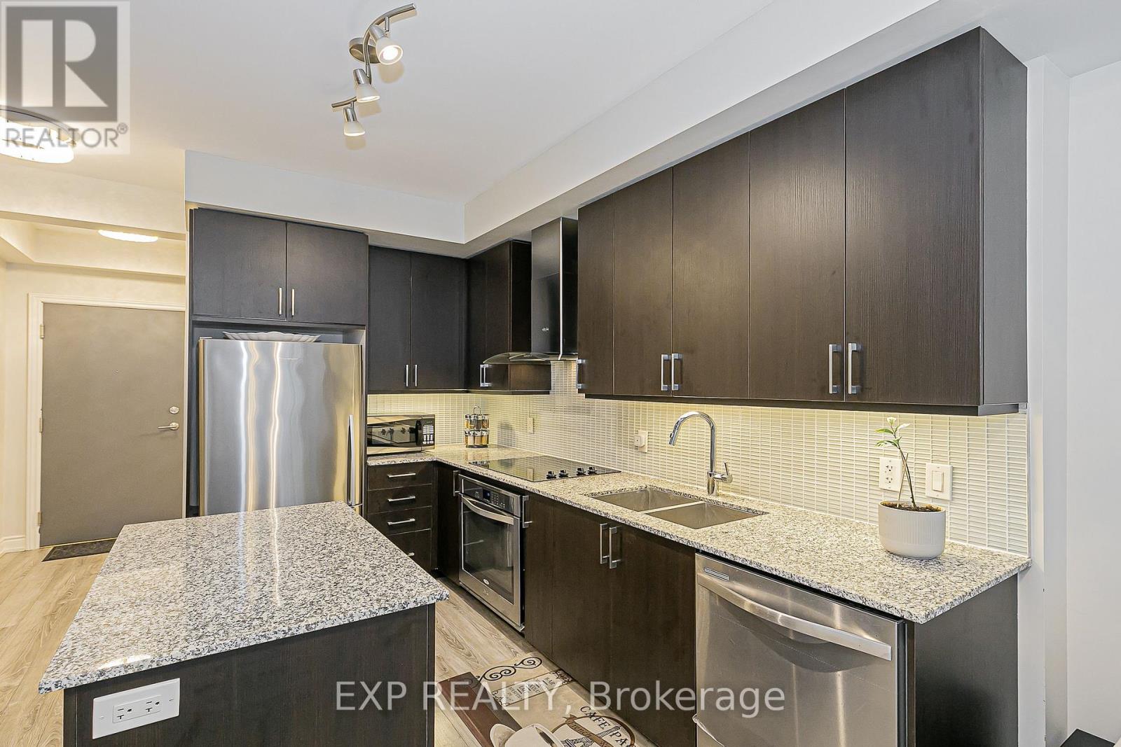 1005 - 9608 Yonge Street, Richmond Hill (North Richvale), Ontario  L4C 1V6 - Photo 18 - N12407909