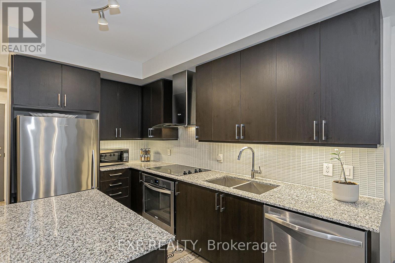 1005 - 9608 Yonge Street, Richmond Hill (North Richvale), Ontario  L4C 1V6 - Photo 19 - N12407909
