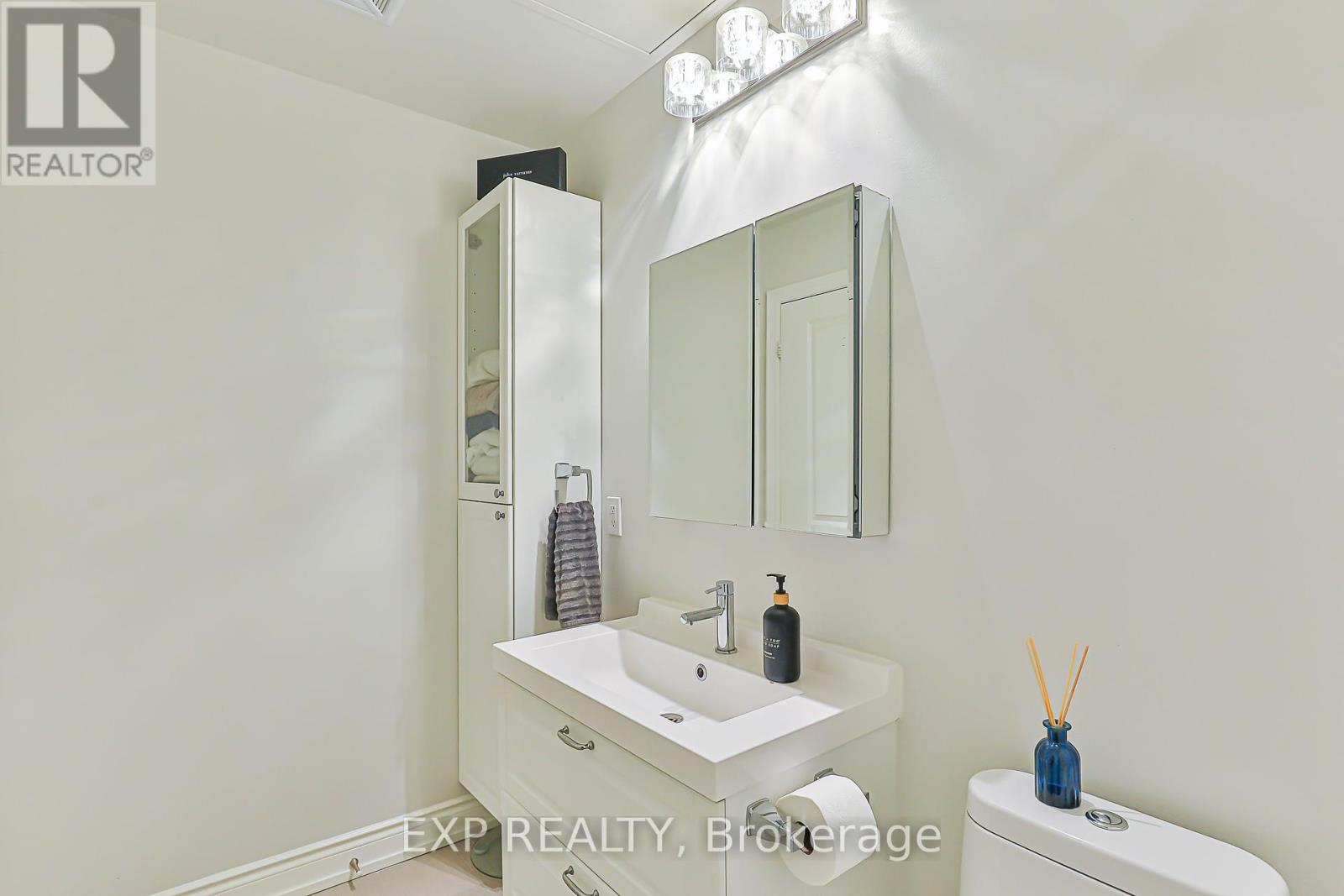 1005 - 9608 Yonge Street, Richmond Hill (North Richvale), Ontario  L4C 1V6 - Photo 34 - N12407909